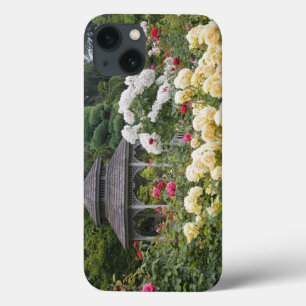 Rosor in bloom och Gazebo Ro Garden vid