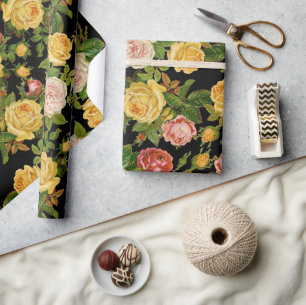 Rosor och grönt för nätt vintagesvart blom- presentpapper