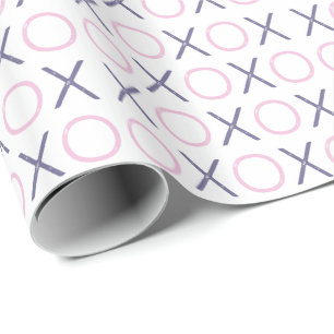 Rosor och lilakramar och kyssar som slår in papper presentpapper