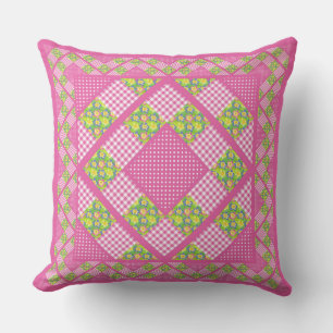 Rosor, Primroses, Polkas och Gingham Kudde