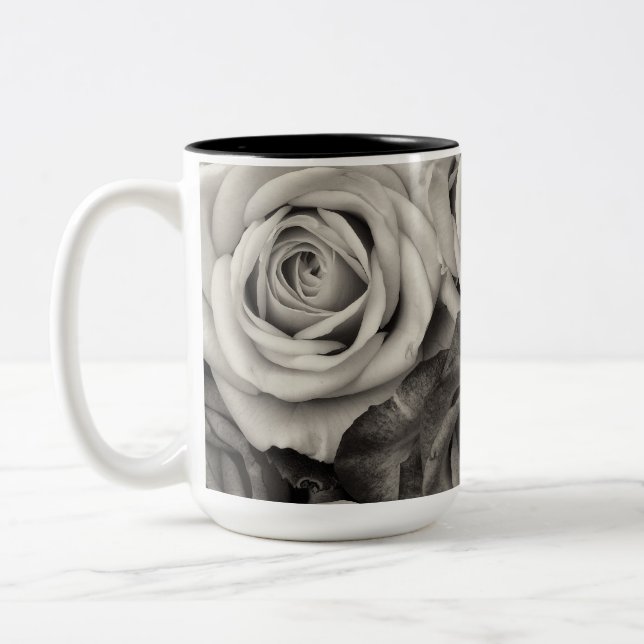 Rosor Romantisk svart och vit blomfoto Två-Tonad Mugg (Vänster)
