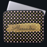 Rosor, svarten och guld omkullkastar Polka pricker Laptop Fodral<br><div class="desc">Rosa-,  svart- och Fauxguld omkullkastar Polka pricker mönster med guld målar för Monogramdatoren för randen det eleganta fodral. Detta fodral kan skräddarsy för att inkludera ditt fulla namn med en härlig handskriven svart skrivar.</div>
