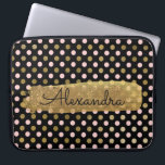 Rosor, svarten och guld omkullkastar Polka pricker Laptop Fodral<br><div class="desc">Rosa-,  svart- och Fauxguld omkullkastar Polka pricker mönster med guld målar för Monogramdatoren för randen det eleganta fodral. Detta fodral kan skräddarsy för att inkludera ditt fulla namn med en härlig handskriven svart skrivar.</div>