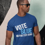 Rösta blått, ingen sak för demokraterna tee shirt<br><div class="desc">Rösta blått,  vem? Coolans demokratiska party-väljargåva med ett lustigt politiskt citat. Demokratiskt val i humor om att rösta raka biljett demokratiskt och skapar Amerika liberalt. Vi behöver vem som helst utom en republikan som innehar ämbetet för president- och halvtidsval.</div>