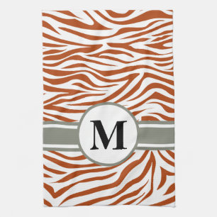 Rosta den röda Safarisebran med monogramen Kökshandduk