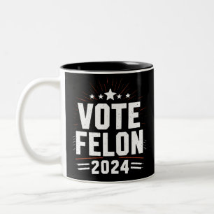 Rösta Förbrytare Trump 2024 Roligt Val Rösta  Två-Tonad Mugg