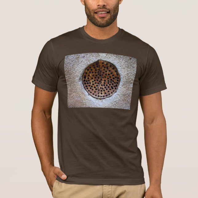 Rosta rundarastret tee shirt (Framsida)