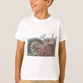Rostig traktor tee
