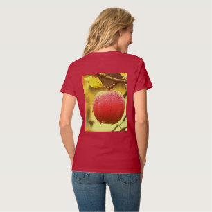 "Rött äpple på Träd" Utmatningsfoto. Köp nu T Shirt