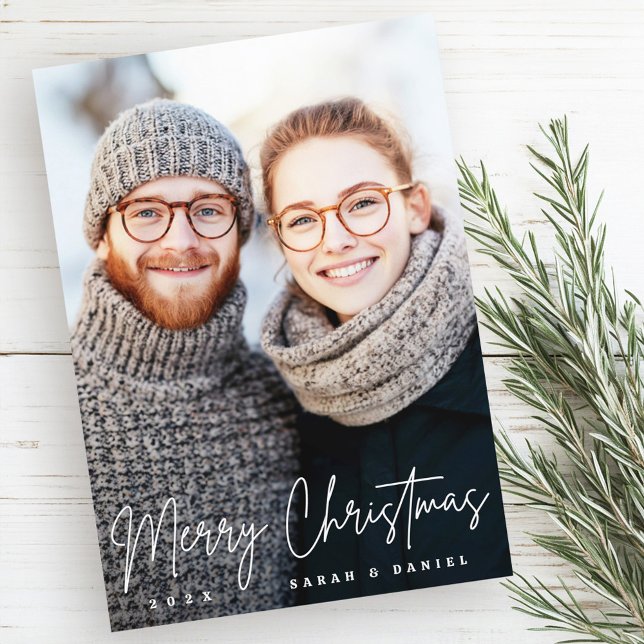 Rött foto för god jul elegant-skript julkort (Merry Christmas elegant script red photo Holiday Card)