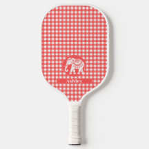 Rött gingham-rutigt med vit elefant och namn
