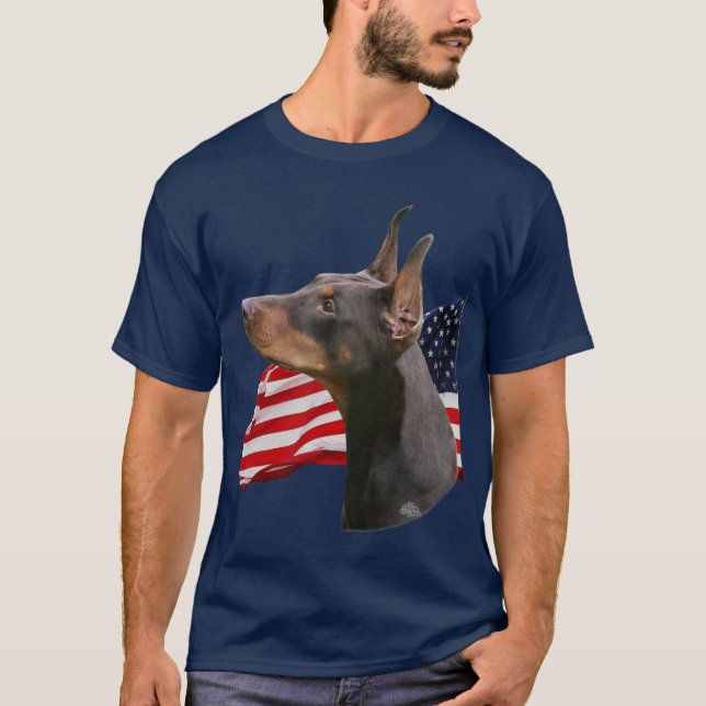 Rött) huvud för Dobermann Pinscher (med flagga T Shirt (Framsida)