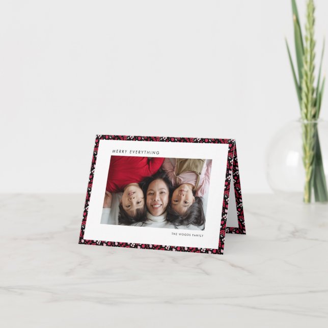 Rött och svart gårdshus klassisk jul helgkort (Framsida)