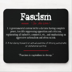 Rött politiskt påstående för Fascismdefinition Musmatta