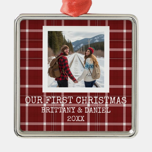 Rött Tartan Vår Första Jul Julgransprydnad Metall (Framsidan)