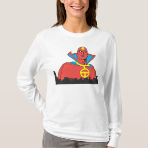 Rött Tornado bakom Cityscape Tee Shirt