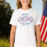 Rött vitt blått Fireworks-Anpassningsbar 4:e juli- T Shirt<br><div class="desc">Toppen roligt och festive 4:e juli t-shirt med röd,  vit och blå fyrverkeripjäs och 3 linjer anpassningsbar text. Perfekt som matchande vänner och familjeskjortor för din 4:e party i juli. Underbar för Memorial Day eller Veterans och perfektens sätt att visa ditt amerikanska pride.</div>