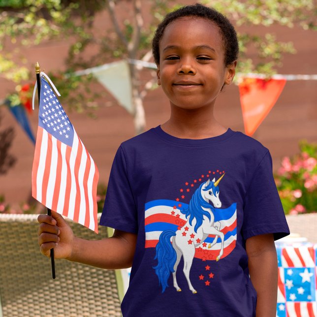 Rött vitt blått Mane American Unicorn T Shirt (Skapare uppladdad)