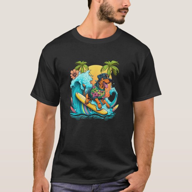 Rottweile Dogpng Surfing with Pineapple Pattern T Shirt (Framsida)