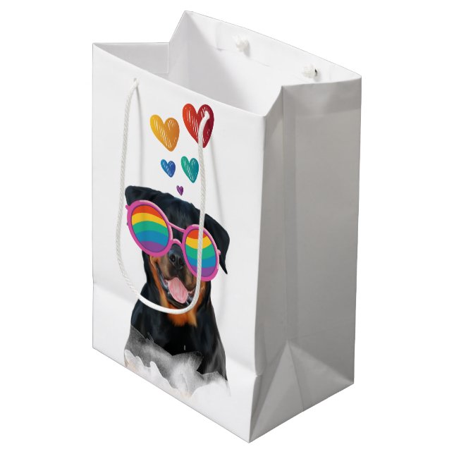 Rottweiler Hund med Hearts Valentine Day (Framsidan Vinklad)
