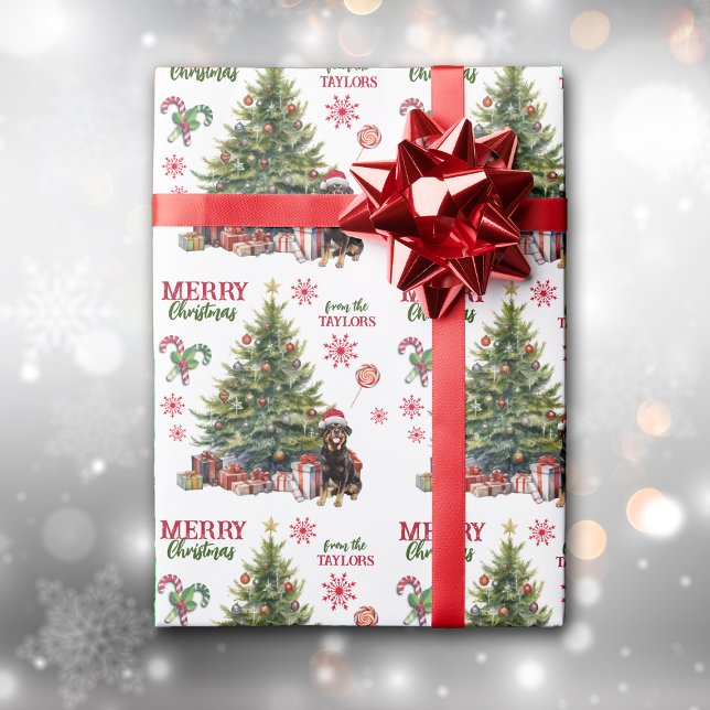 Rottweiler Hund under Julgran Presentpapper (Skapare uppladdad)