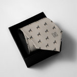 Rottweiler Hundar Mönster Monogrammed Monogrammed Slips<br><div class="desc">Roligt Rottweiler hundar mönster på en klassisk beige-bakgrund. Anpassa med ett monogram för att göra perfekten till en sorts gåva. Tittar för ett annat färg? Inga problem! Klicka helt enkelt på knappen "Anpassa" och välj den önskade bakgrunden färg.</div>
