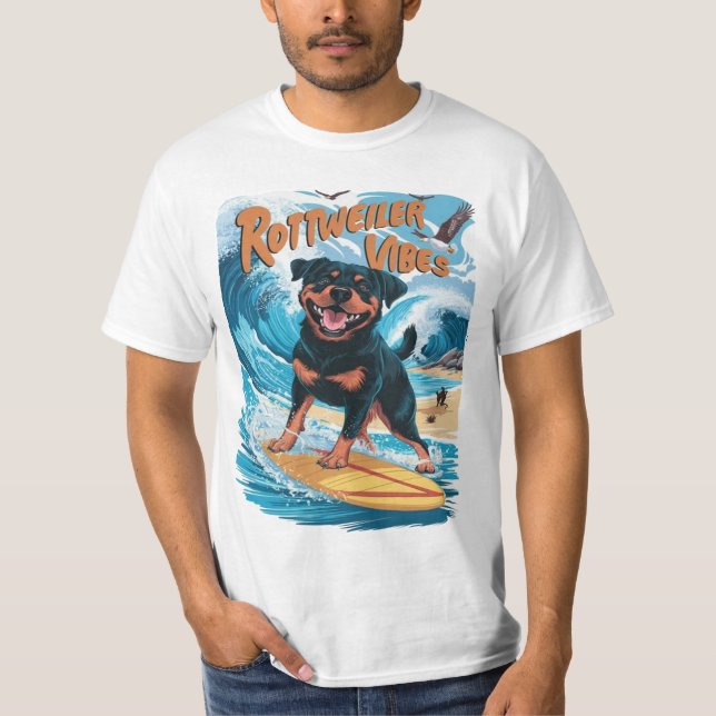 Rottweiler Hundar Surfing Äventyr T Shirt (Framsida)