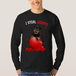 Rottweiler jag stjäl hjärtan söt hund kramar hjärt t shirt