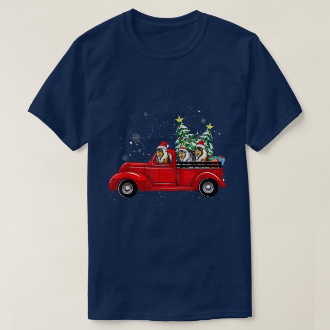 Rough Collie Dog Driving Xmas Truck Christmas Tree T Shirt (Design framsida)