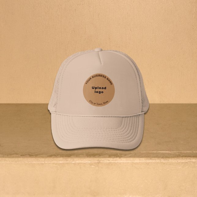 Round Business Brand på Khaki Truckerkeps (Round business brand on khaki trucker hat)