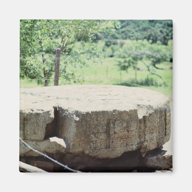 Round Stone Carved Block Mayan Ruins Copan Photo Magnet (Framsidan)