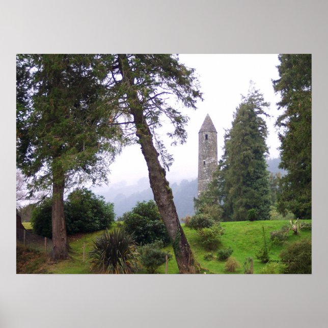 Round Torn Poster (Framsidan)