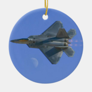 Rovfågel F-22 över måneprydnad Julgransprydnad Keramik