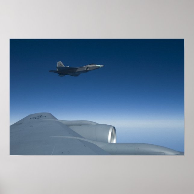 Rovfågel för KC-135 Stratotanker F-22 Poster (Framsidan)