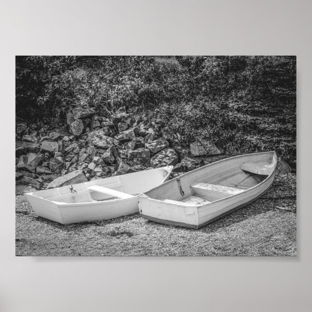Rowboat Wooden Boats Black and White Poster (Framsidan)