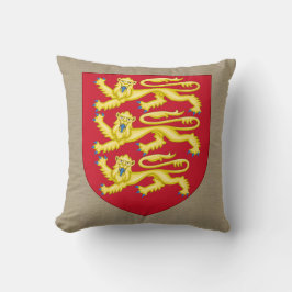 Royal Arm England on Beige Faux Linen Kudde