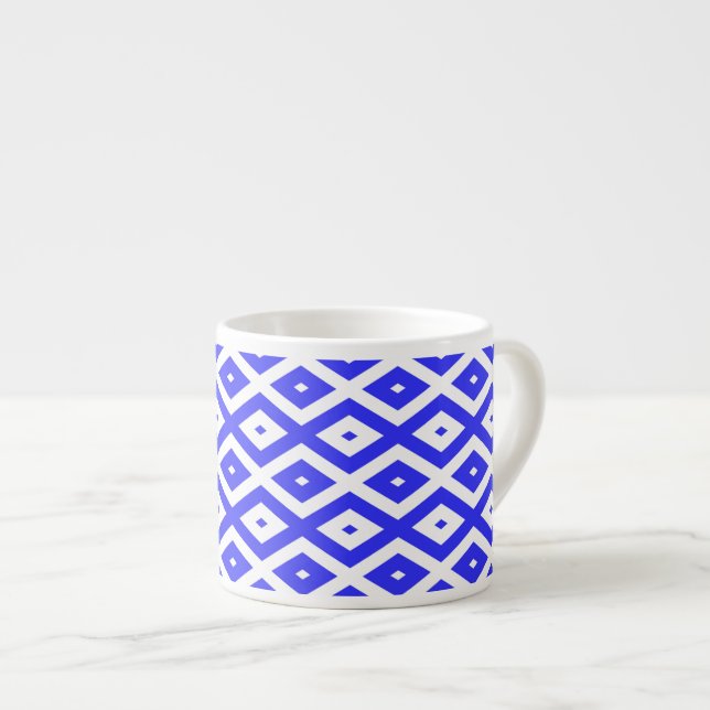 Royal blue and white diamond pattern espressomugg (Framsida höger)