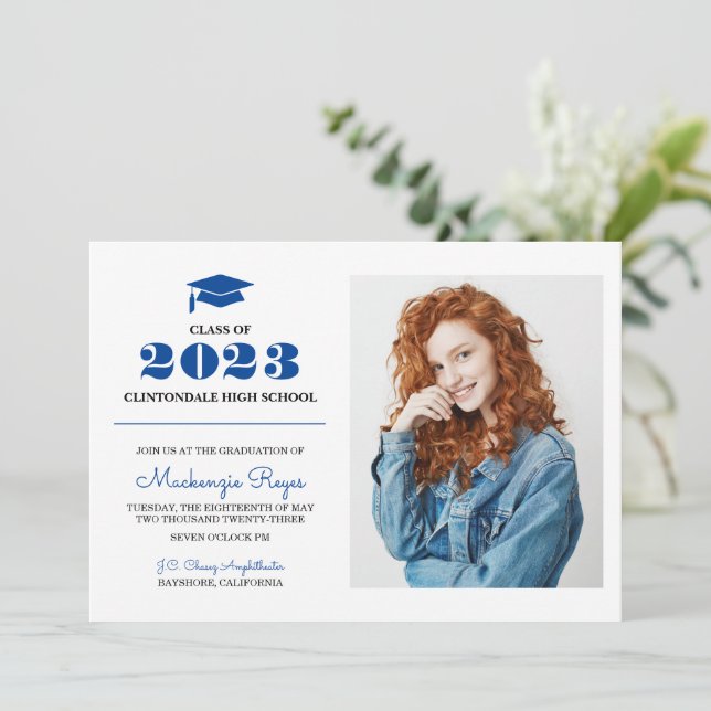 Royal Blue Grad Cap - Enkelt foto Studenten Inbjudningar (Stående Fram)