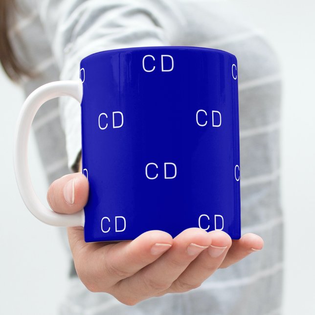 Royal blue monogram initialer mönster kaffemugg (Skapare uppladdad)