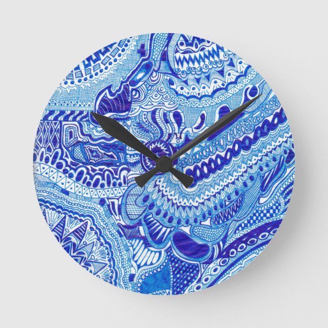 Royal Blue och White Ming stil mönster art Rund Klocka (Framsida)
