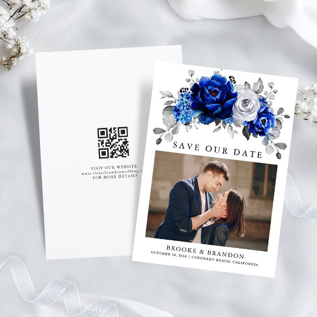 Royal Blue White Silver QR Code Blommigt Bröllop Spara Datumet (Royal Blue White Silver QR Code Photo Floral Wedding Save The Date card)
