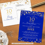 Royal för klassåterförening: Blå Guld Star Ljus om Vykort<br><div class="desc">Modern och elegant återförening av vykort för varje år som återföreningen sker (visas för 10 år) med guld-stjärnor och ljus, handskriven manustypografi för elegant och en anpassningsbar färg-bakgrund (visas i royal blå) som du kan byta till färg eller party färg. All text kan redigeras för att du ska kunna skapa...</div>