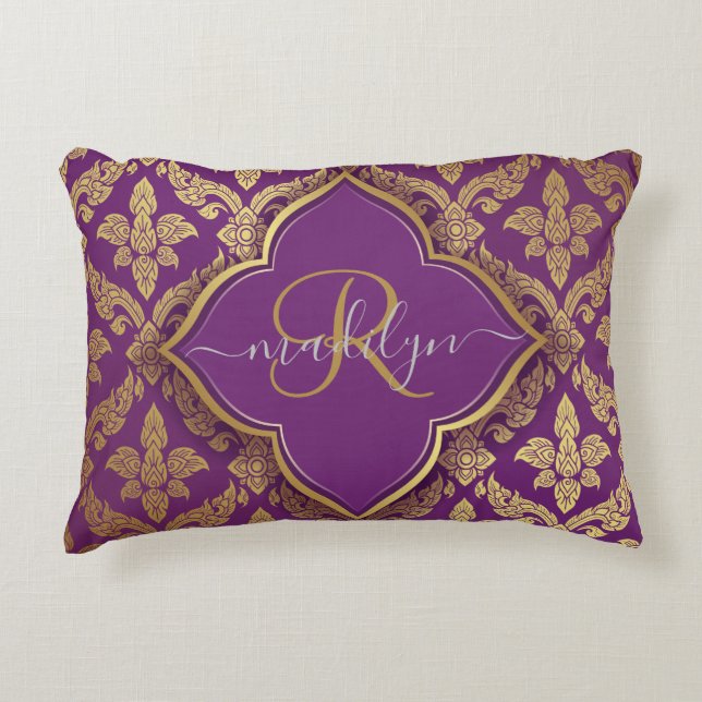 Royal Lila Guld Damask Pattern Fleur Monogram Prydnadskudde (Framsidan)