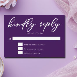 Royal Lila Typography Bröllop Kinely Reply OSA Kort