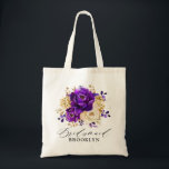 Royal Lila Violet Guld Blommigt Botaniska Bröllop Tygkasse<br><div class="desc">Elegant royal lila guld Tema bröllop bridesmaid to te bag med elegant bouquet of royal lila,  Indigo,  guld,  gult färg blommor och eukalyptus ro. Kontakta mig om du behöver hjälp med anpassning eller om du behöver någon annan produkt med den här designen.</div>