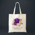 Royal Lila Violet Guld Blommigt Botaniska Bröllop Tygkasse<br><div class="desc">Elegant royal lila guld Tema bröllop bridesmaid to te bag med elegant bouquet of royal lila,  Indigo,  guld,  gult färg blommor och eukalyptus ro. Kontakta mig om du behöver hjälp med anpassning eller om du behöver någon annan produkt med den här designen.</div>