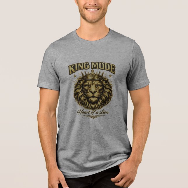 Royal Lion Graphic T-Shirt for Men 💛 (Framsida)