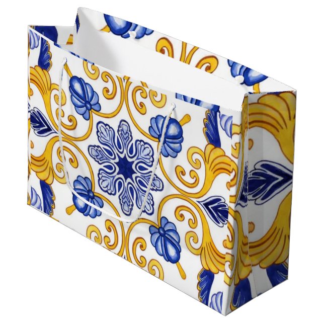 Royal Lisbon Scrollwork  Elegant Portuguese Blue  (Framsidan Vinklad)