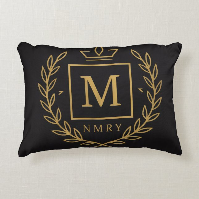 "Royal NMKY Emblem – Monogram M Crest Design" Prydnadskudde (Framsidan)