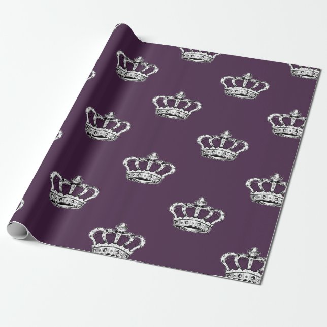 Royal Purple Crown Pattern on Purple Background Presentpapper (Utrullad)